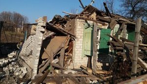 Терористи обстріляли житловий масив під Попасною з артилерії та мінометів. ФОТОрепортаж