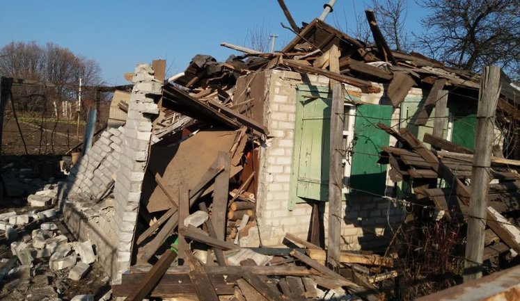 Терористи обстріляли житловий масив під Попасною з артилерії та мінометів. ФОТОрепортаж