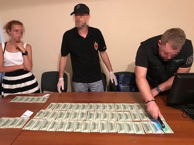 На взятке $ 6 тысяч попался одесский чиновник, - СБУ 01