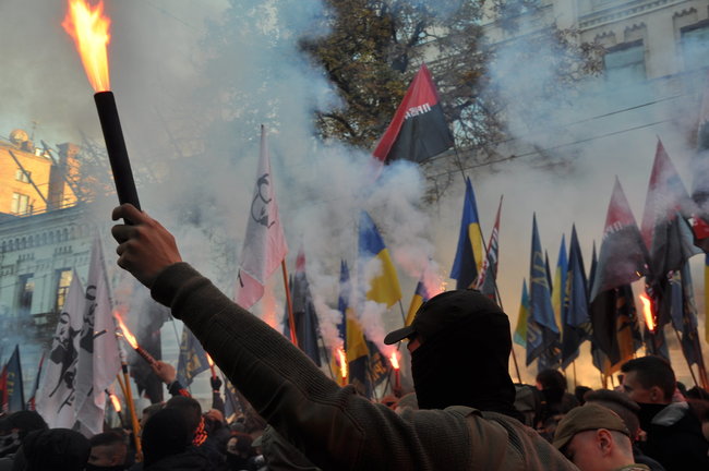 Националисты провели в центре Киева Марш УПА 29