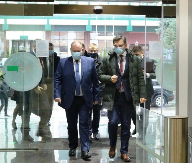 Кулеба в Молдові зустрівся з главою МЗС Чокоєм 01