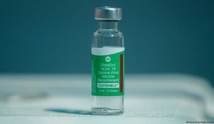 Посол Великобритании в Украине Симмонс сделала прививку от COVID-19 вакциной AstraZeneca. ФОТО