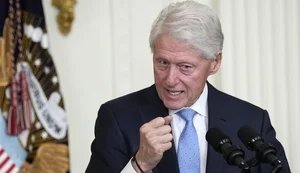 Експрезидент США Клінтон свідчив у Конгресі: він заперечив, що знав про злочини Епштейна