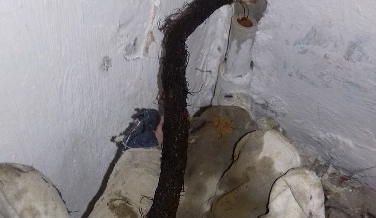 Запасы пресной воды на севере оккупированного Крыма иссякают: в водопровод Красноперекопска просачивается морская вода с водорослями. ФОТО