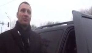 "Коли скінчиться це свавілля?": Кличко відвідав озеро Качине, яке хотів забудувати. ВІДЕО+ФОТО