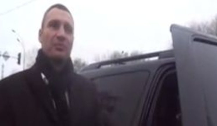 "Коли скінчиться це свавілля?": Кличко відвідав озеро Качине, яке хотів забудувати. ВІДЕО+ФОТО