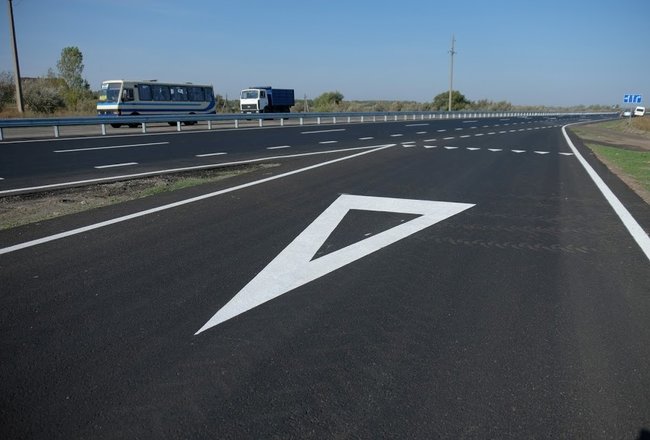 Якісний асфальт і контроль ваги, - на Дніпропетровщині капітально ремонтують дороги, за які не брались десятиліттями 03 Якісний асфальт і контроль ваги, - на Дніпропетровщині капітально ремонтують дороги, за які не брались десятиліттями 03