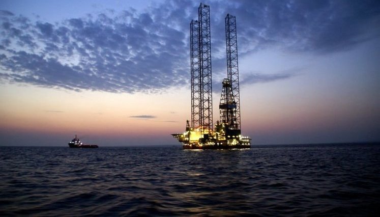 Россия установила буровые вышки на украинских газовых месторождениях в Черном море. ВИДЕО