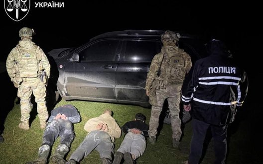 Понад 165 кг психотропів та зброя: масштабну схему наркобізнесу викрито на Івано-Франківщині. ФОТОрепортаж