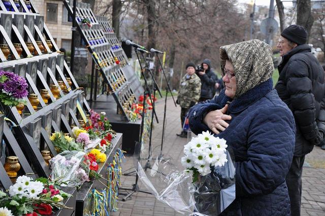 Поминальный молебен по случаю 4-й годовщины Революции Достоинства состоялся в центре Киева 11