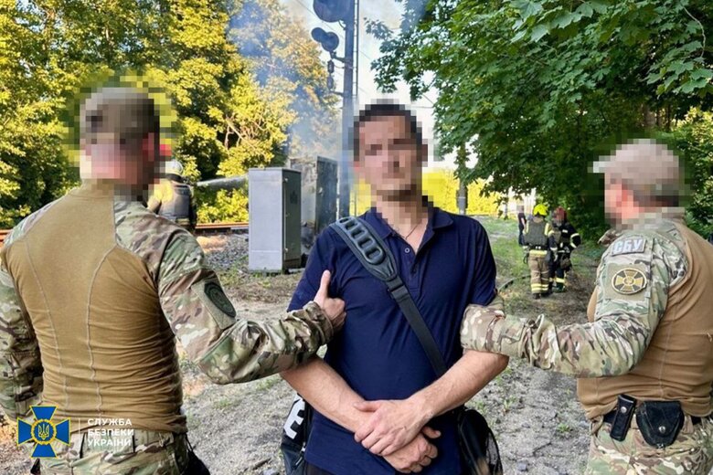 СБУ затримала диверсантів фсб, які підпалювали релейні шафи