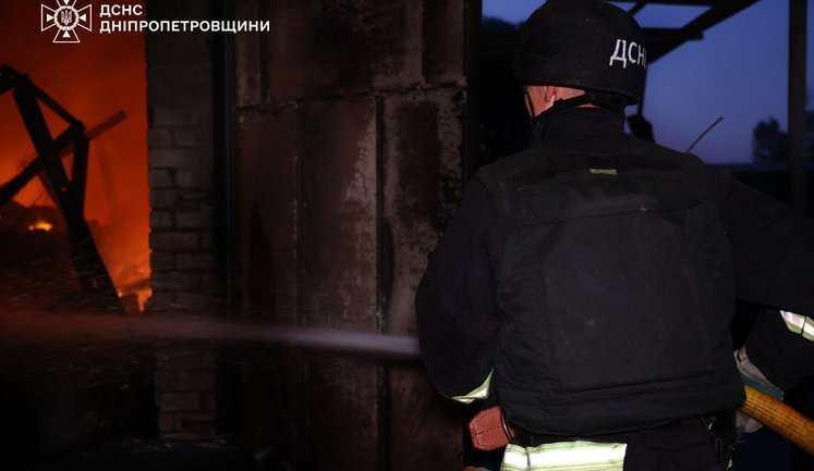 Ніч на Дніпропетровщині: через атаки РФ загинула людина, 7 постраждалих. ФОТОрепортаж