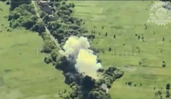 Su-27 fighter pilots carried out an air strike against Russian UAV operators