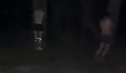 російський командир б’є підлеглих