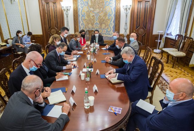 Yermak tells G7 ambassadors about results of meeting of Normandy Four leaders advisers 01
