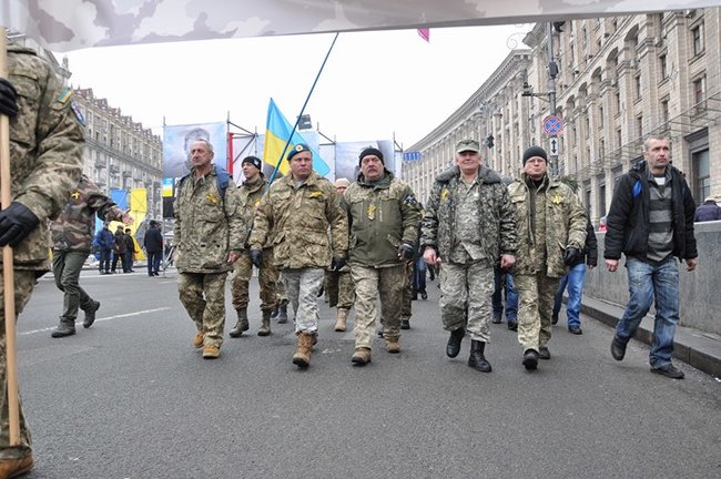 У Києві відбувся марш памяті захисників Дебальцівського плацдарму 01 У Києві відбувся марш памяті захисників Дебальцівського плацдарму 01