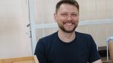 Дело одессита Мазура, который топором разбил 13 автомобилей под Соломенским райсудом Киева, отправили в Апелляционный суд для определения подсудности. ФОТОрепортаж