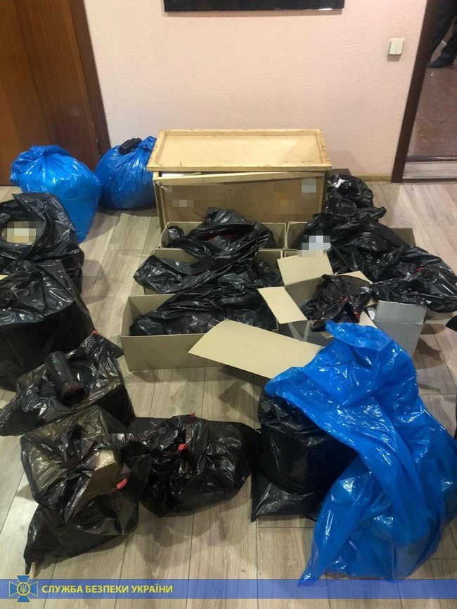 Контрафакт і мотлох за 15 млн гривень: контррозвідка СБУ запобігла використанню неякісного обладнання для ремонту військових літаків 01