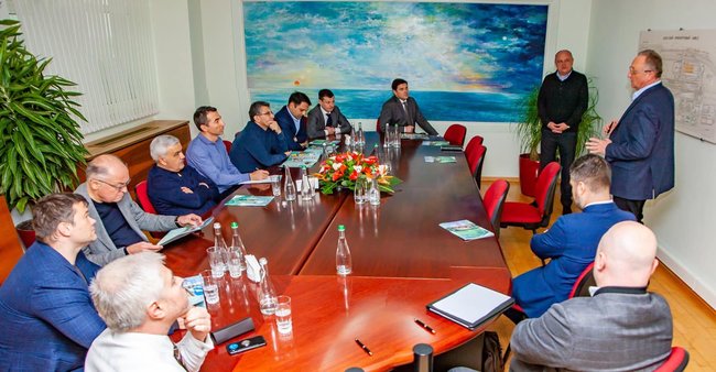 Presidential office head, reps of SOCAR visit Odesa Port-Side Plant 01