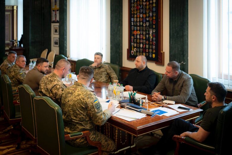 Зеленский провел совещание