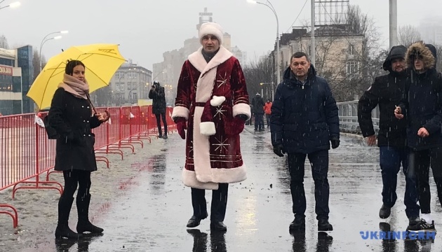 В Киеве открыли движение по Шулявскому мосту 01