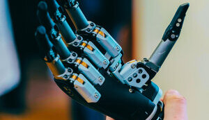 Якщо ви живете з протезом кінцівки, візьміть участь у опитуванні