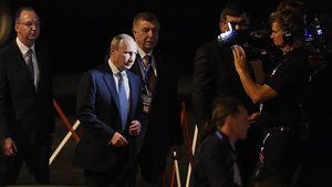Руководство Австралии отказалось здороваться с Путиным на саммите G-20. Президента России встретил помощник министра. ФОТОрепортаж