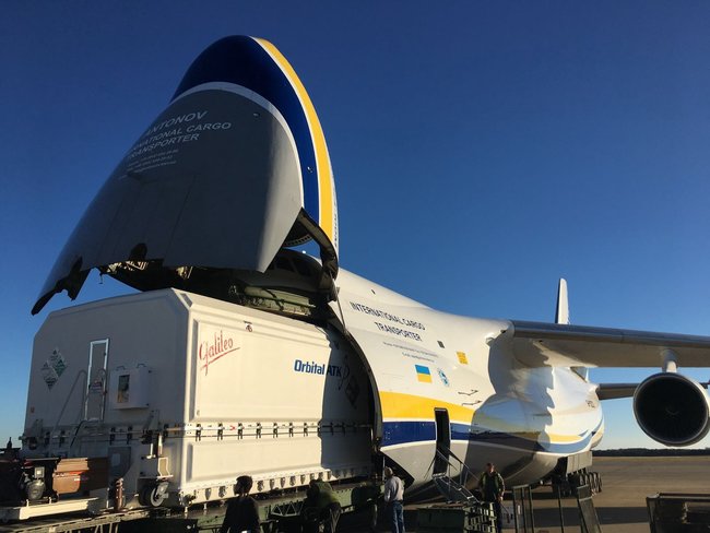 Ukrainian AN-124-100 air carrier successfully transported Orbital ATK’s outsized communications satellite 01