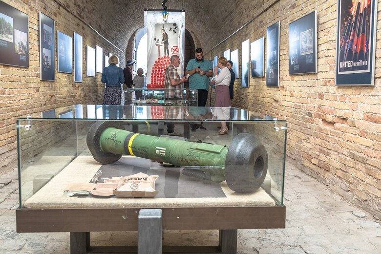 У Національному музеї історії України у Другій світовій війні відкрилась виставка Ленд-ліз. Перезавантаження 04