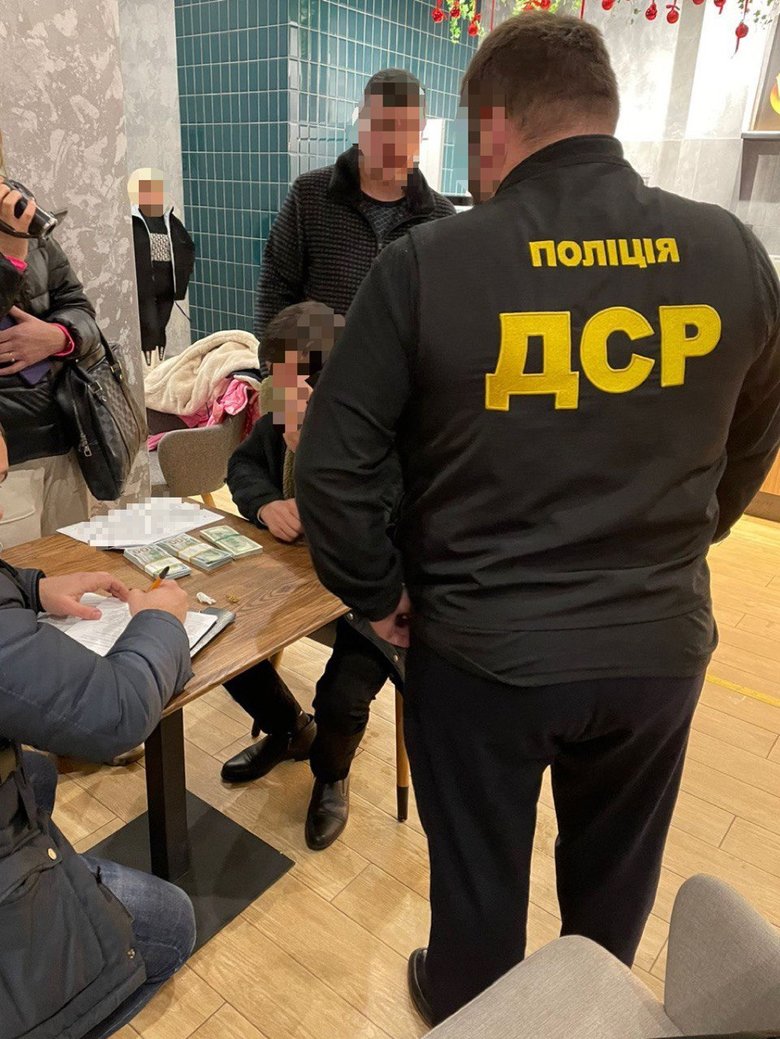 Депутат Херсонского облсовета задержан при получении 27 тыс. дол. взятки, – прокуратура 02 Депутат Херсонского облсовета задержан при получении 27 тыс. дол. взятки, – прокуратура 02