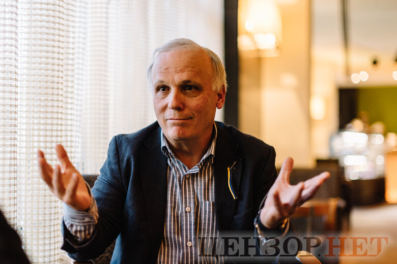 Марк Елліс: Потрібно, щоб трибунал розпочав свою роботу до того, як закінчиться війна, бо путін зможе перейти до перемовин і вимагати, щоб трибунал не було створено 05
