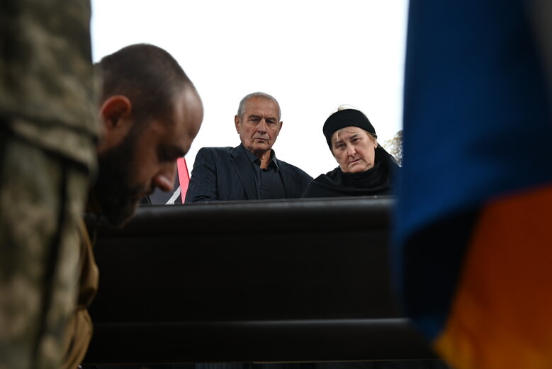У Києві попрощалися з командиром роти стрілецького батальйону Олександром Пастухом (Добрим), який загинув у бою проти рашистів на Луганщині 57