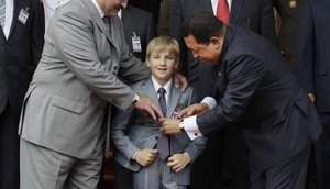 Лукашенко привез к Чавесу своего Колю. ФОТОрепортаж