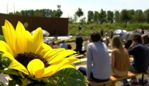 У Нідерландах вшанували пам'ять загиблих у катастрофі МН17: імена жертв зачитали їхні родичі. ФОТОрепортаж