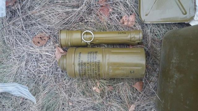 СБУ обнаружила на Луганщине заминированный схрон с боеприпасами 01 СБУ обнаружила на Луганщине заминированный схрон с боеприпасами 01