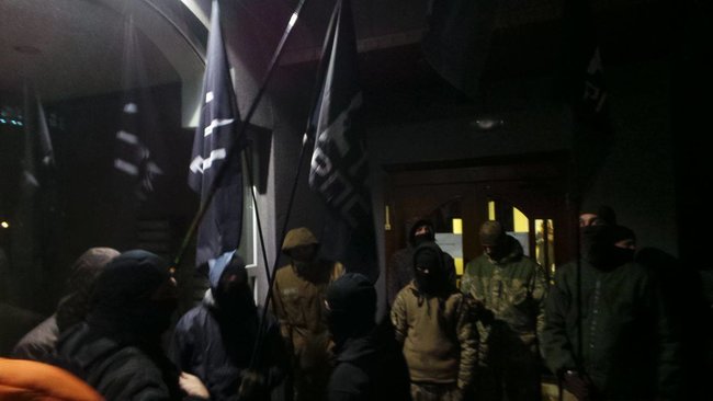 Activists block NewsOne TV channel over MP Muraievs statements on Revolution of Dignity 06