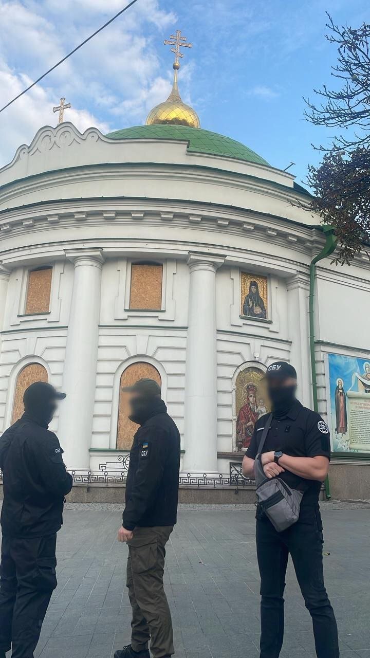 Обшуки у Свято-Введенському монастирі