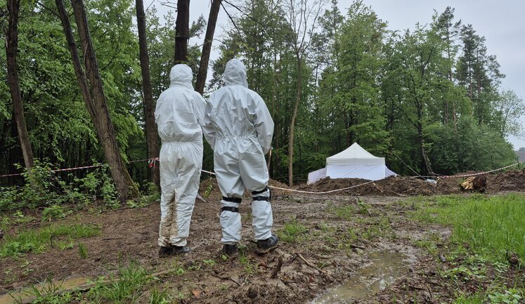В уряді Польщі спростували фейк, що нібито Україна призупиняла ексгумацію польських поховань