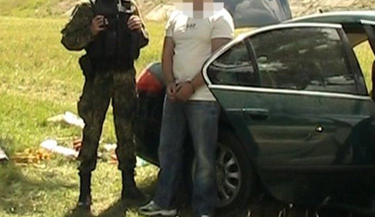 На Сумщине милиция задержала автомобиль с 30 кг взрывчатки. ФОТОрепортаж