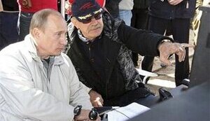 РОССИЙСКОЕ КИНО ПРОДОЛЖАЕТ ТРАДИЦИИ "СОВКА" (Los Angeles Times)