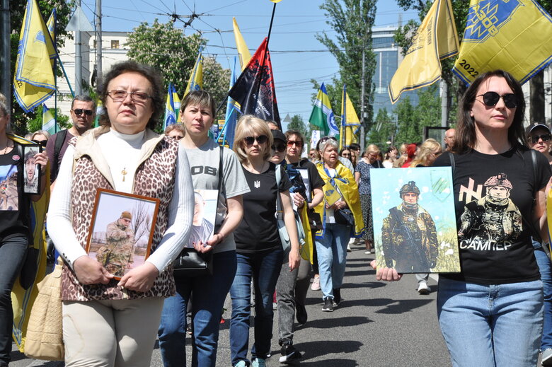 Anniversary of order to withdraw from Azovstal: march We are waiting for home of heroes of Mariupol took place in center of Kyiv 23