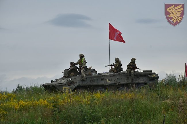 На Житомирщине проходят учения 95-й ОДШБр 05