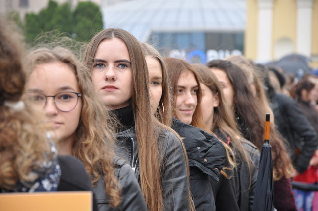 Прогулялися заради свободи: акція, приурочена до Європейського дня боротьби з торгівлею людьми, відбулася в Києві 03