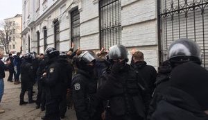 Проти поліцейських, які завдали тілесних ушкоджень учасникам мітингу біля Подільського управління Нацполіції, відкрито кримінальне провадження, - Сарган