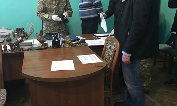 У Львові начальник СІЗО вимагав 54 тисячі гривень із дружини підозрюваного, - Луценко 02 У Львові начальник СІЗО вимагав 54 тисячі гривень із дружини підозрюваного, - Луценко 02