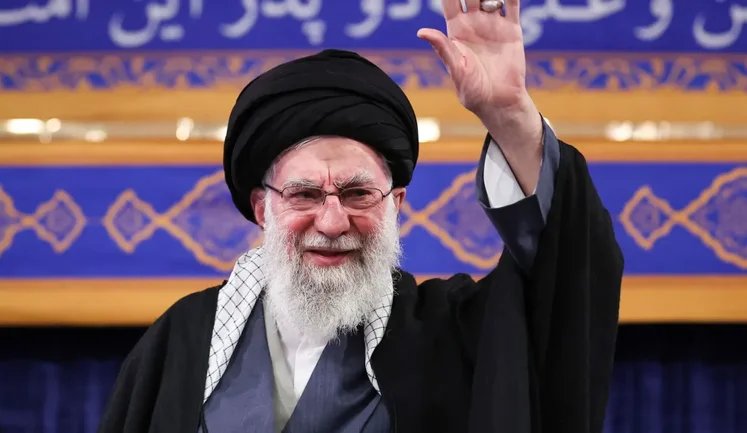 Верховний лідер Ірану Хаменеї планує втекти до Москви, якщо протести посиляться, - The Times