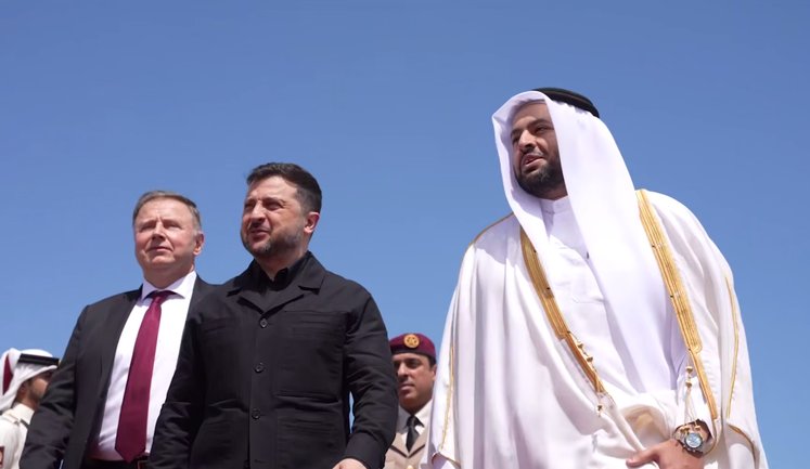 Зеленский прибыл с визитом в Катар. ВИДЕО