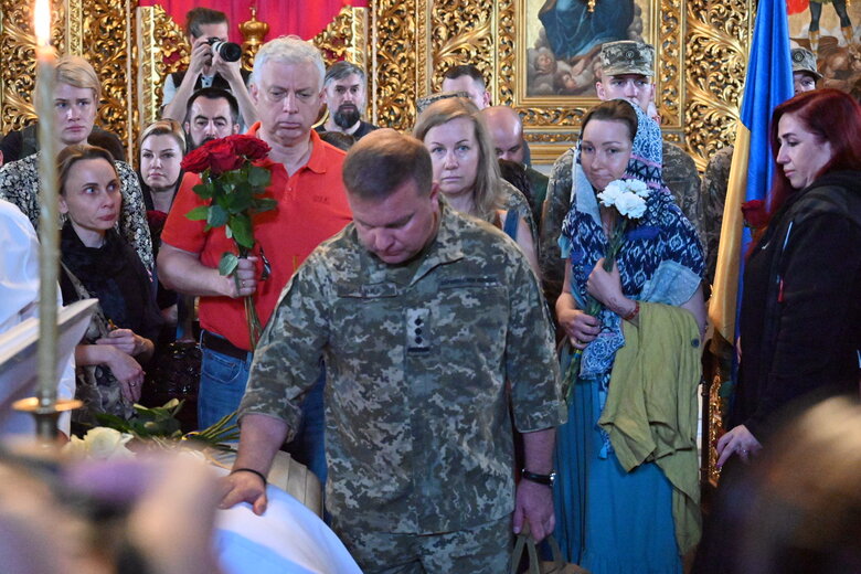 У Києві попрощалися із військовим фотографом Арсеном Федосенком