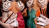 Обнаженные фанатки "Шахтера" поддержали любимую команду. Смелый эксперимент. ФОТОрепортаж