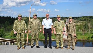 Посол Германии Егер посетил северную границу Украины: "Украинские пограничники прекрасно защищают будущую внешнюю границу ЕС". ФОТО